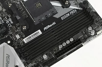 Материнская плата Asrock B550M PRO4 Soc-AM4 AMD B550 4xDDR4 mATX AC`97 8ch(7.1) GbLAN RAID+VGA+HDMI+DP